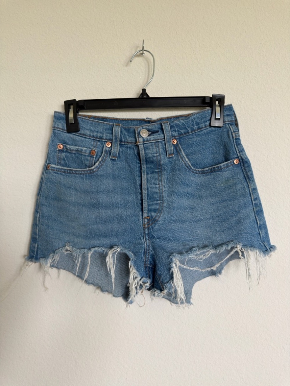 Levi's 501 High Rise Light Blue Frayed Hem Denim Cutoff Summer Shorts Size W26